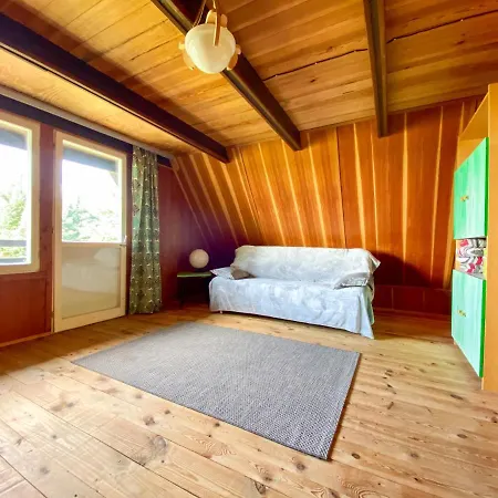 Dom Nad Jeziorem Mazury Semesterbostad *